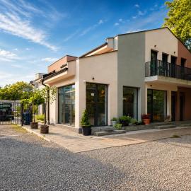 Velora apartments, hotel u gradu Subotica