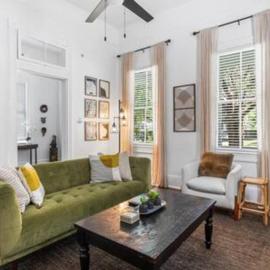Downtown 3BR Cottage: 5m Walk Pets OK، فندق في موبايل