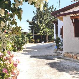 Hidden Valley - Charming 2BR House in Miliou