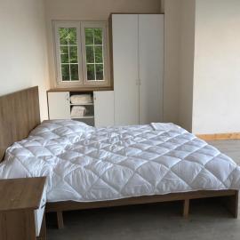 Hotel Bujtina Gjin Lleshi、Shtalthのホテル