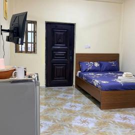 Bright & Perfect 1-Bedroom Starlink, Laundry & AC, Hotel in Ahunjo