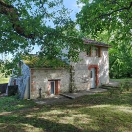 Petite maison à la campagne