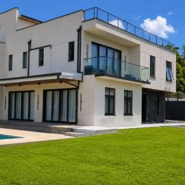Villa Rosewood Luxury 4BR Villa Private Pool, hotel en Beaulieu
