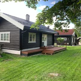 Authentic log cabin near by Hunderfossen and Hafjell, hotel v destinácii Øyer