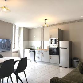 Appartement centre-ville Montluel, hotel v destinácii Montluel