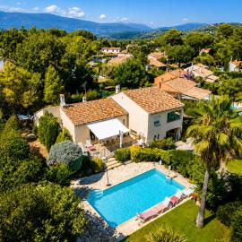 Grande villa climatisée avec piscine privée à Mougins proche Cannes