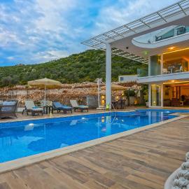 Charming 4-bedroom villa with AC in beautiful Antalya