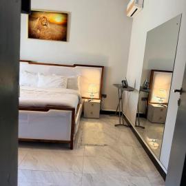 Cozy 1br Apt in the centre of Kisaasi with AC and views, hotel in Kampala