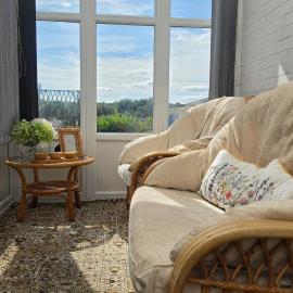 Sunningdale Cottage, Spacious Beautiful Bungalow