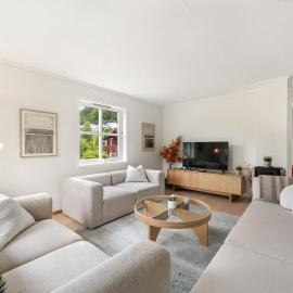 Family-friendly, spacious apartment, parking, hotel a Kristiansand