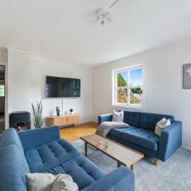 Great spacious home with 6 large rooms, parking, hotel en Kristiansand