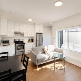 Private 1BR Suite near Metrotown & Transit