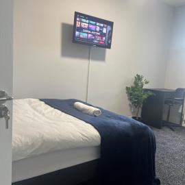 4 bed Contractor friendly house, hotel in Belvedere