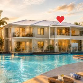 Luxury Renovated Resort Studio Apartment - Oaks Pacific Blue, hotel in Salamander Bay