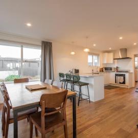 Salt House - Walk to Surf - Sleeps 8