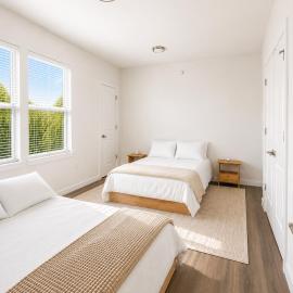 Room with Private Bath Free Parking Easy Access NYC