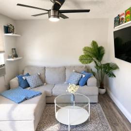 Private 1 Bedroom Guest House with Patio and BBQ, Hotel in Reseda