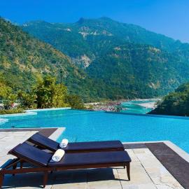 Luxurious 2BHK River View & Pool Aloha on the Ganges