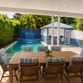 Luxury Brisbane Retreat in Exclusive Norman Park, hotel in Brisbane