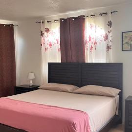 The Hideaway Suite, largest master, ocean glimpse: Florence Hall şehrinde bir otel