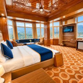 Hotel Out Town Manali !! Parking ! Lift ! Near Mall Road ! Top Rated Family Hotel