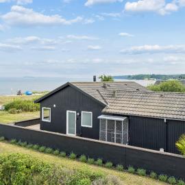 Renovated Beach House With Unique Location