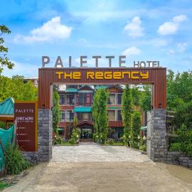 Palette Hotel Regency Valley View Pahalgam By CheckIn, hotel em Batakūt