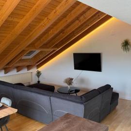Modernes Apartment mit Balkon, hotel em Wutöschingen