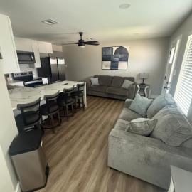 Only minutes away from Surfside Beach, hotel in Freeport