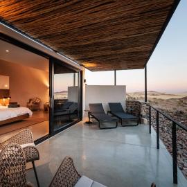 Rostock Ritz Desert Lodge، فندق في Cha-re