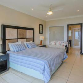 Sea View With Pool Apart: Ballito şehrinde bir otel