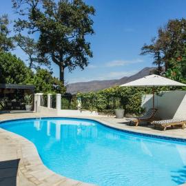 Much loved serene stay for rest, walks and wine