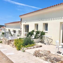 Hotel with breakfast included in Palau, hotel u gradu Proiettore