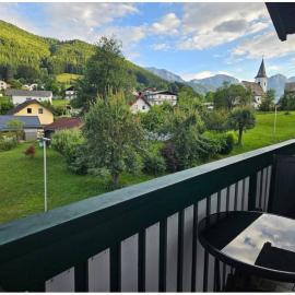 Ferienwohnung Mathiaskogelblick, Hotel in Neukirchen