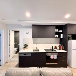 Spacious 2BR Apt in Canberra City Centre BBQ/ Pool