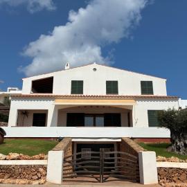 Chalet en Fornells a primera línea de mar con piscina y vistas