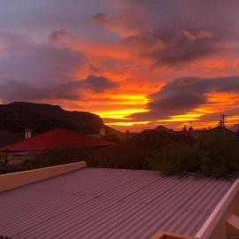 Treasure Trove - Stylish Mountain View Loft near Fish Hoek Beach, Hotel in Fish Hoek