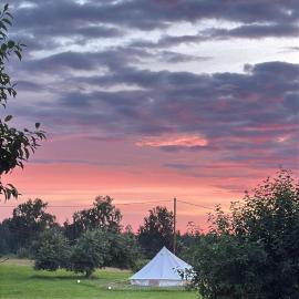 Vallimäe Glamping Otepää, hotelli kohteessa Mägestiku