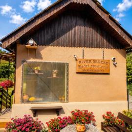 Rečni Povetarac, hotel in Niš