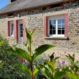 Gîte de Cantilly Baie du Mont St Michel Meublé de Tourisme 3 Etoiles – hotel w mieście Bacilly