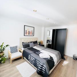 Modern Large Room Near Lakeside Shopping, hotel in Stifford