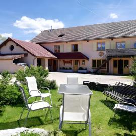 Gite Le Chant Du Coq, hotel di Bief-des-Maisons