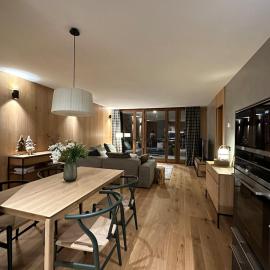WOODEN ALPINE RETREAT SKI in-out by SELECT RENTALS ANDORRA