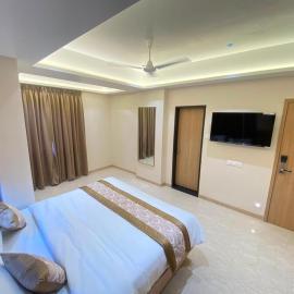 Hotel Banyan Crest, hotel in Solapur
