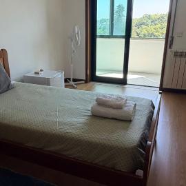 Quarto de Solteiro com varanda centro de Viseu, hotel in Viseu