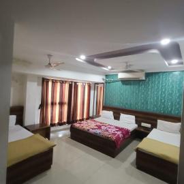 Hotel Apex, hotel in Mehsāna