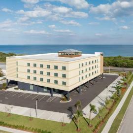 Fairfield Inn & Suites by Marriott Melbourne Beach, מלון במלבורן