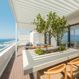 Luxury Penthouse on the Sea