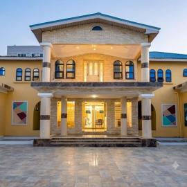 Adonai Hotel & Apartment, hotel in Spintex