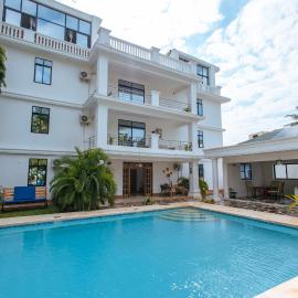 Dianiluxe Villa - Spacious studio 4, hotel in Galu